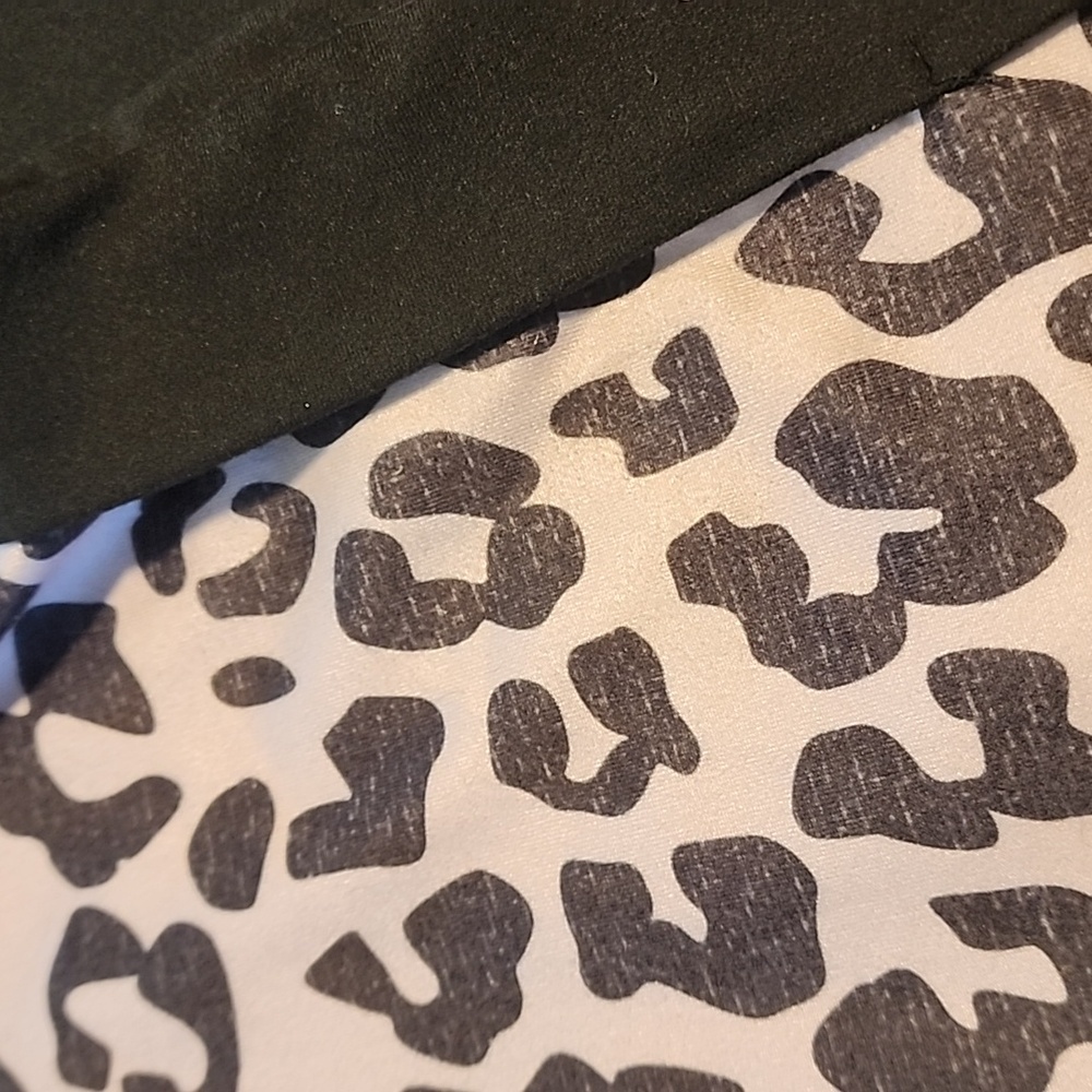 Women’s Pink Leopard Print and Black Colorblock Short Sleeve Top - Picture 5 of 5